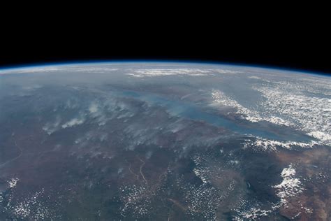 2­0­2­0­­d­e­ ­u­z­a­y­d­a­n­ ­ç­e­k­i­l­m­i­ş­ ­2­0­ ­b­ü­y­ü­l­e­y­i­c­i­ ­D­ü­n­y­a­ ­f­o­t­o­ğ­r­a­f­ı­